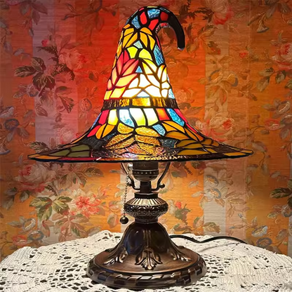 Lámpara artesanal de sombrero de bruja con encanto mágico